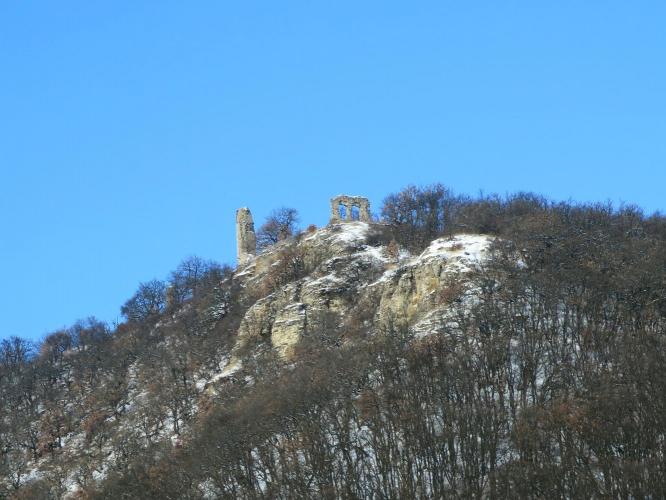 Vár