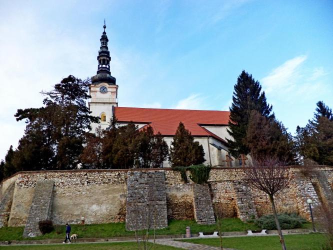 Kisboldogasszony plébániatemplom