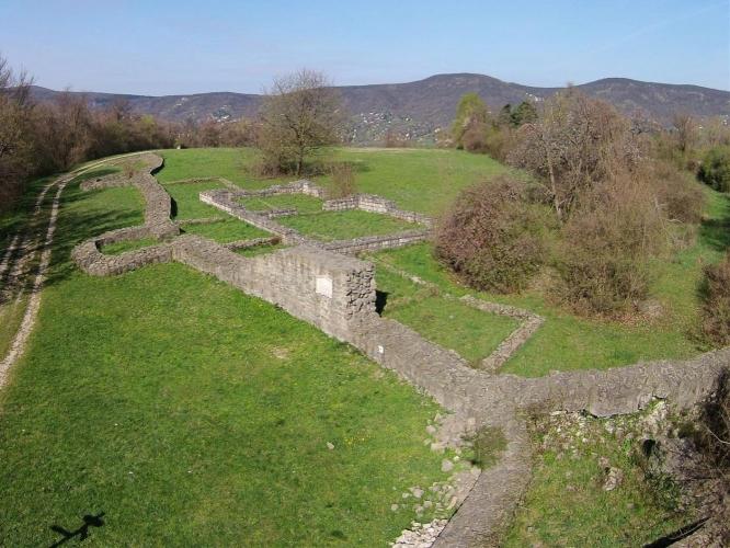 Sibrik-domb, ispánsági vár
